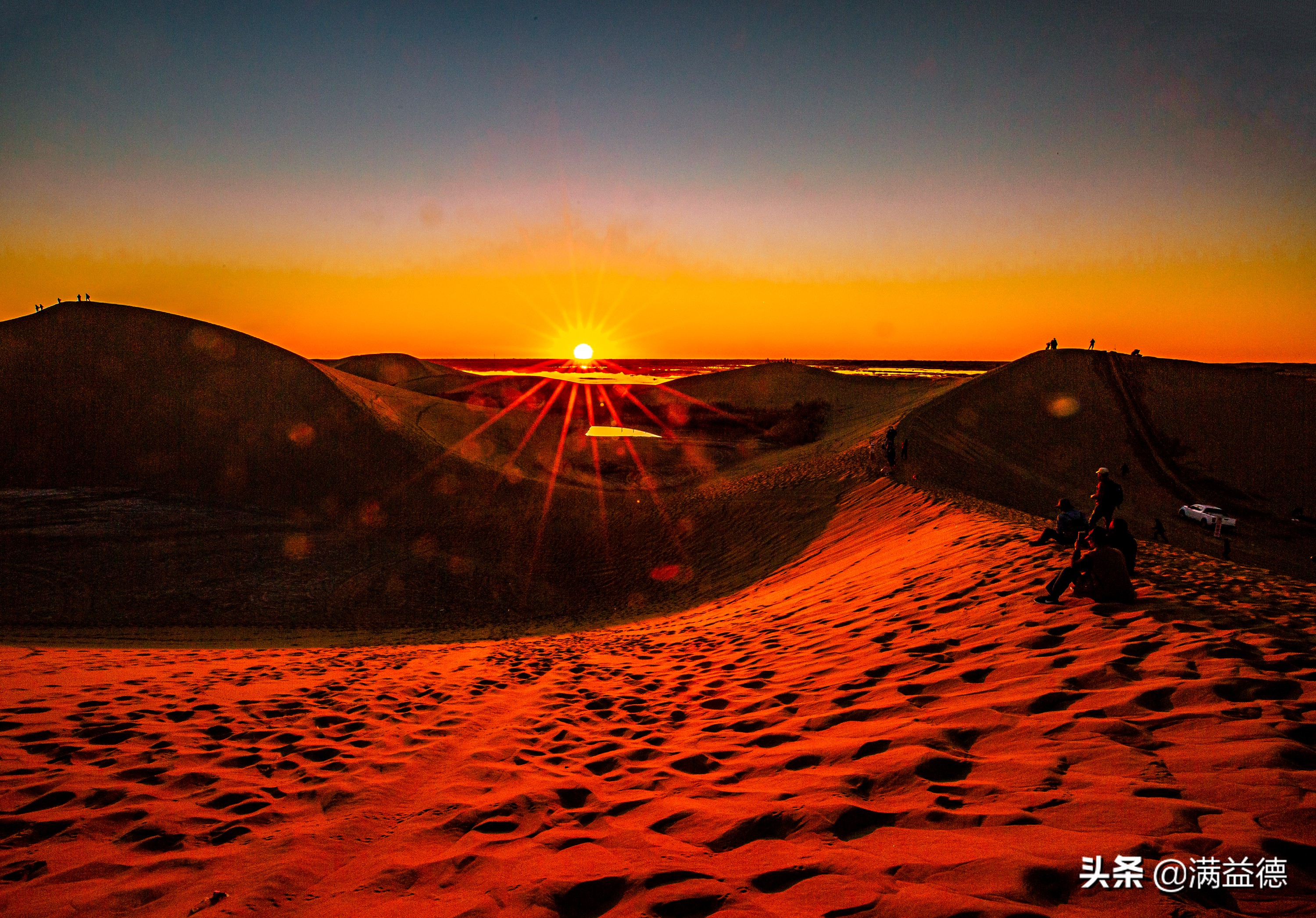 世界上最美丽的沙漠：驼铃悠悠，落日圆圆，诗韵绵绵